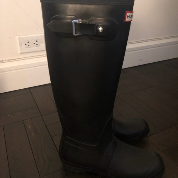 Black HUNTER rubber boots - size 9 female (8 male) - Picture 4 of 5